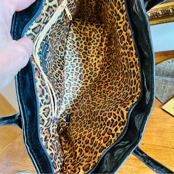 NORDSTROMS QUILTED PATTERN PLEATHER TOTE BAG 12โH - 16โW - 4 1/2โD Great Cond - Picture 5 of 12